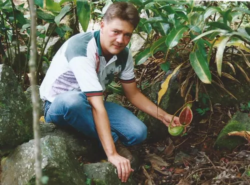 06. Matt with Nepenthes lowii on Mount Kinabalu, Borneo