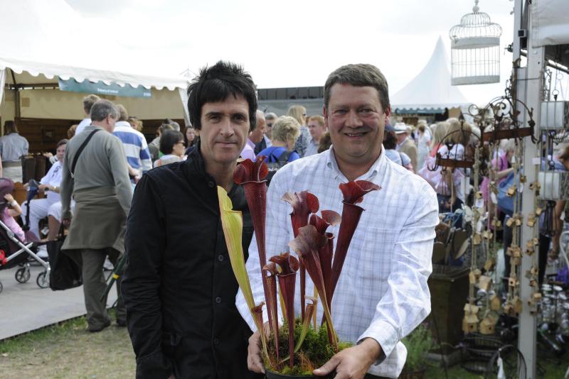 Sarracenia 'Johnny Marr', a selected form of Sarracenia × catesbaei, seen here with its namesake!